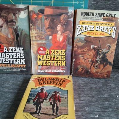 Vintage lot of 4    (LOT 98)