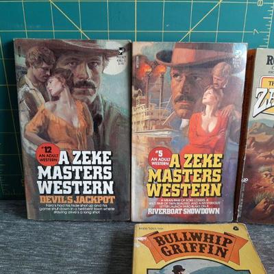 Vintage lot of 4    (LOT 98)