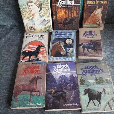 Vintage lot of 9   (LOT 99)