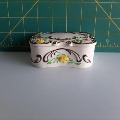 Vintage hand painted   (LOT 118)