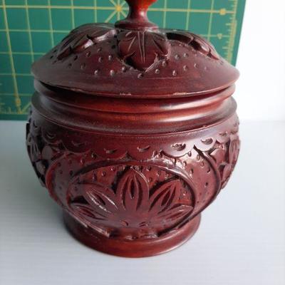 Vintage Resin   (LOT 119)