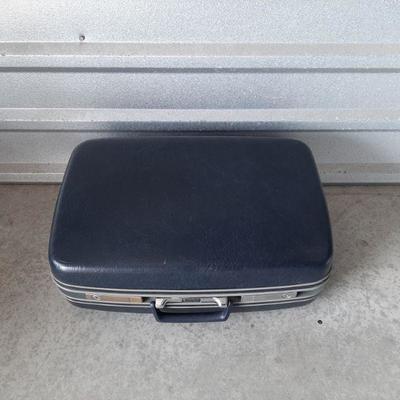 Vintage luggage   (LOT 129)