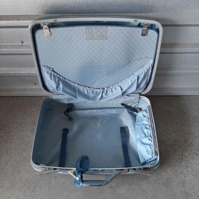 Vintage luggage   (LOT 130)