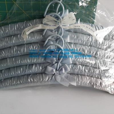 Vintage hangers   (LOT 131)