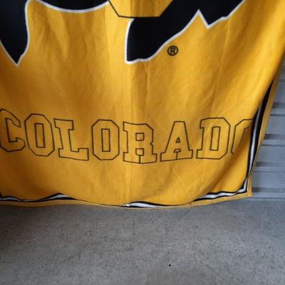 Vintage blanket/throw   (LOT 133)