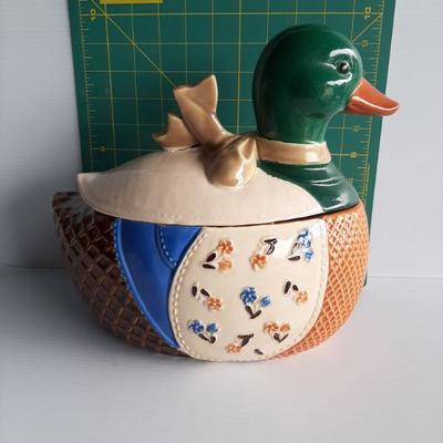 Vintage cookie jar   (LOT 134)