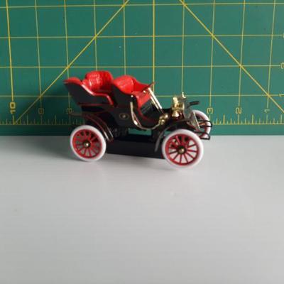 Vinage die cast   (LOT 136)