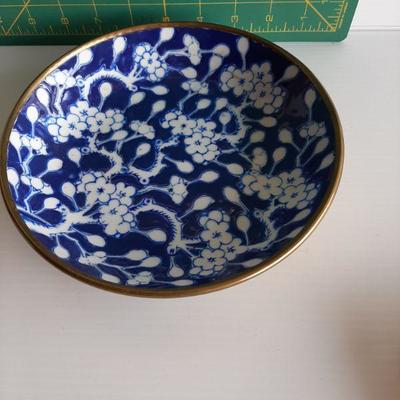 Vintage porcelain   (LOT 152)