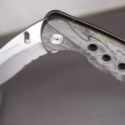 2 Lock Blade Knives  62