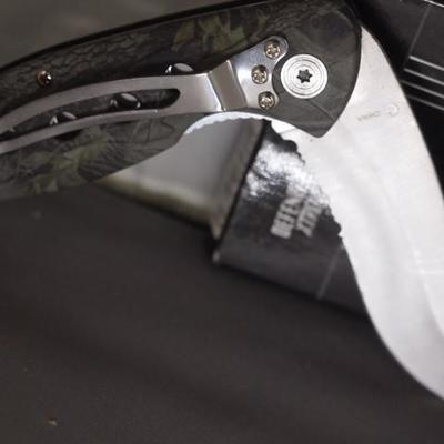 2 Lock Blade Knives  63
