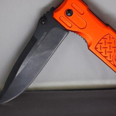 2 Lock Blade Knives  64