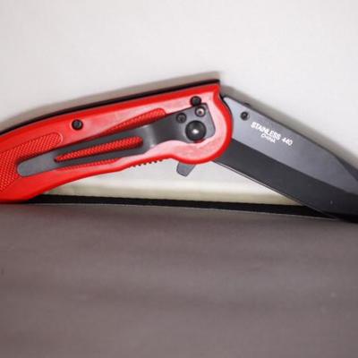 2 Lock Blade Knives  64