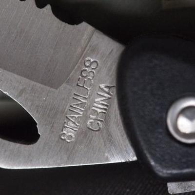 2 Lock Blade Knives  66