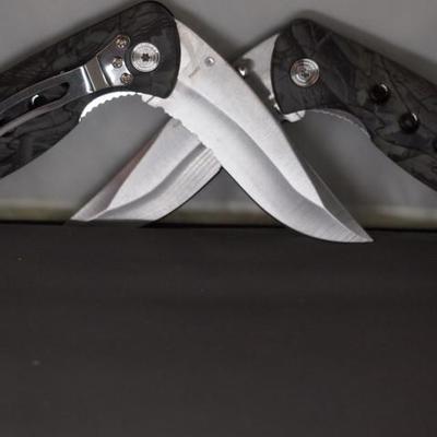 2 Lock Blade Knives  67