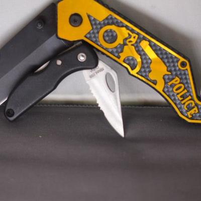 2 Lock Blade Knives  69