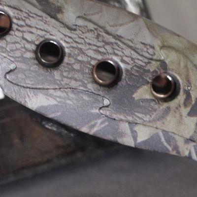 2 Lock Blade Knives  72
