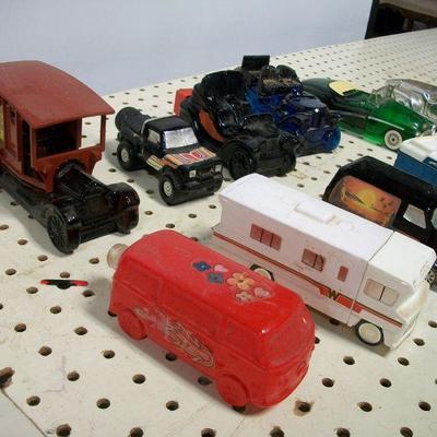 Lot 40 - Avon Cars