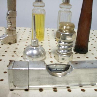 Lot 41 - Avon Tools
