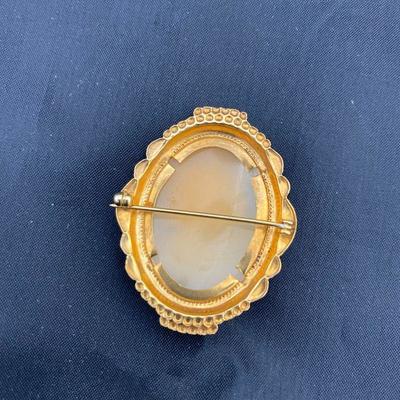 .22. Conch Shell Cameo