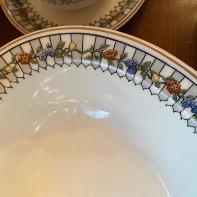 141: 30pc Set of Syracuse China â€œ Somersetâ€ 