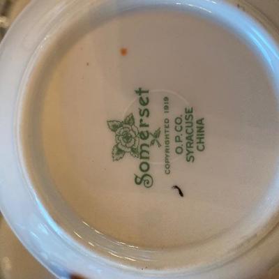 141: 30pc Set of Syracuse China â€œ Somersetâ€ 