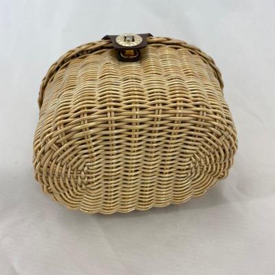 .72. 60s Plastic Wicker Purse