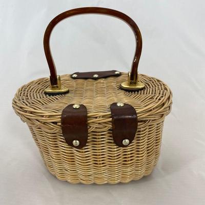 .72. 60s Plastic Wicker Purse