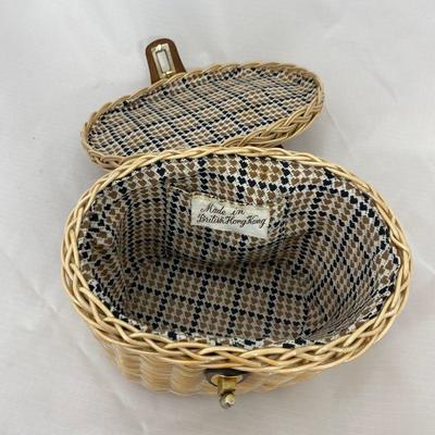.72. 60s Plastic Wicker Purse