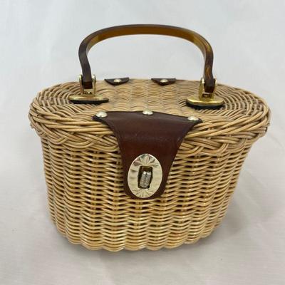 .72. 60s Plastic Wicker Purse
