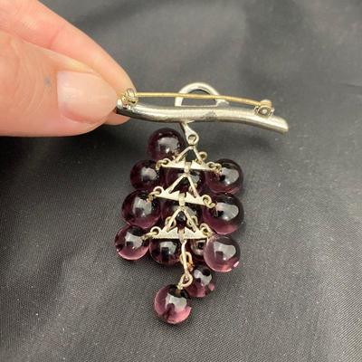 .74. 60s Bunch of Grapes Brooch