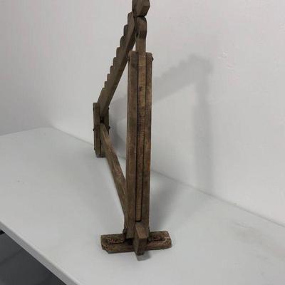 .94. Vintage Wagon Lift