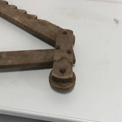 .94. Vintage Wagon Lift