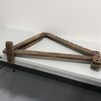 .94. Vintage Wagon Lift