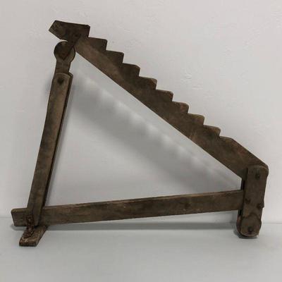 .94. Vintage Wagon Lift