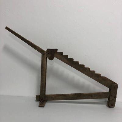 .94. Vintage Wagon Lift