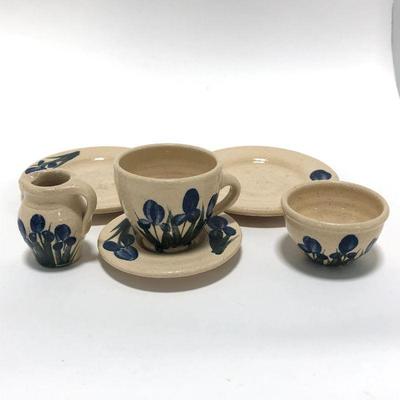 .113. McCoy Children's Tea Set