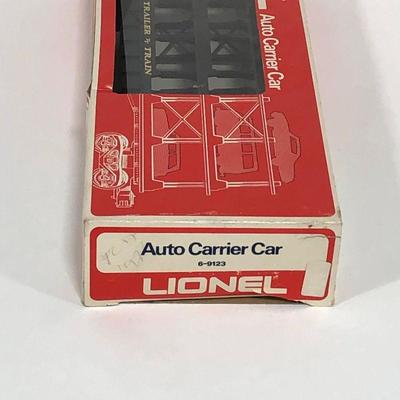 .121. Lionel Auto Carrier Car