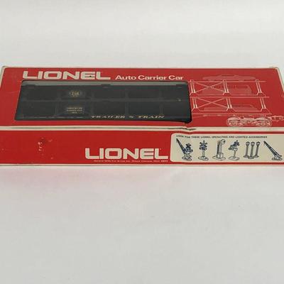 .121. Lionel Auto Carrier Car