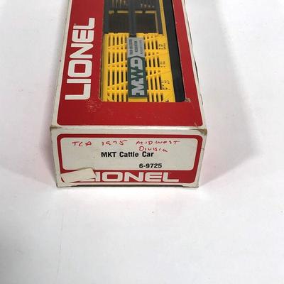 .122. Vintage Lionel Train Cars, Coors