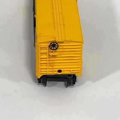.122. Vintage Lionel Train Cars, Coors