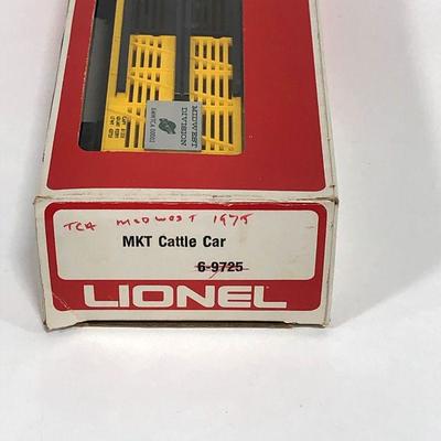 .122. Vintage Lionel Train Cars, Coors