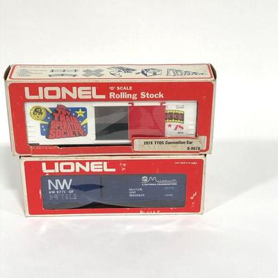 .123. Two Vintage Lionel Cars