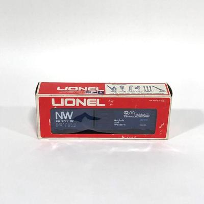 .123. Two Vintage Lionel Cars