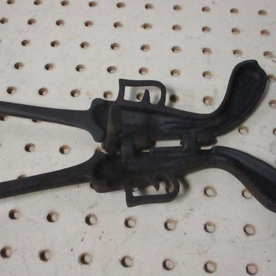 Lot 66 - Boot Jack The American Bull Dog Cast Iron Gun Western Cowboy