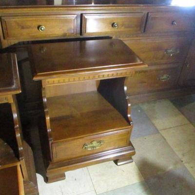 Lot 73 -Pair of Ethan Allen Night Stands (Dresser not Included)