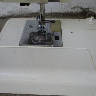 Lot 74 - Memory Craft 3000 - Janome - Model MC 3000