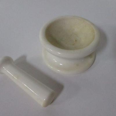 Lot 75 - Coors USA Apothecary White Porcelain Mortar & Pestle