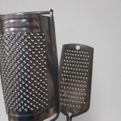 Lot 94 - Kitchen Utensils 