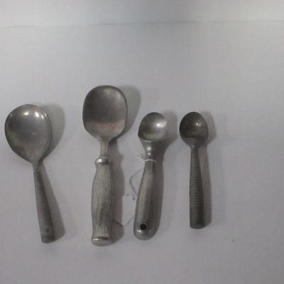 Lot 95 - Vintage Franklin Ice Cream Scoops
