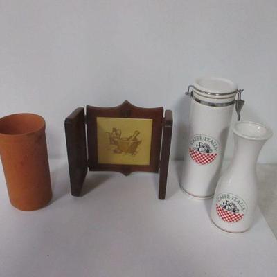 Lot 99 - Home Decor Kitchen Items